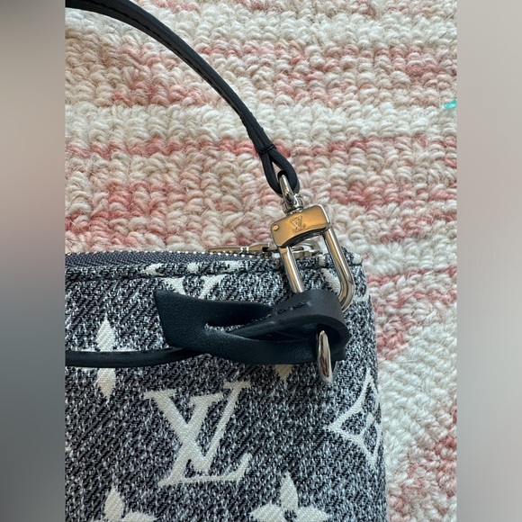 Louis Vuitton Gray Jacquard Denim Ombré Neverfull Pochette - Picture 3 of 7